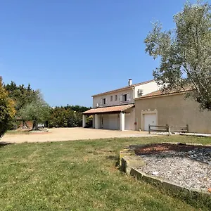 le-mas-de-lauriane.fr-provencehotel.com/